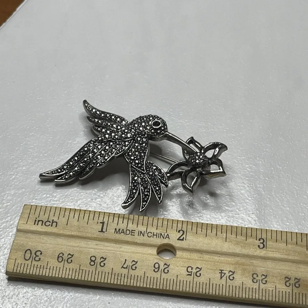 Avon Signed Hummingbird Silver Marcasite Rhinestone‎ Brooch Pin Vintage